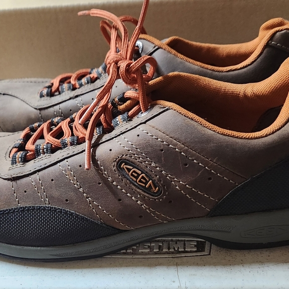 Men's Brown Shoes Size 9.5 - Picture 1 of 8